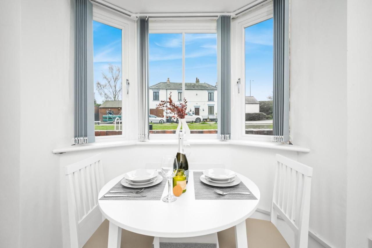 Beautiful Waterside Apartment - Parking - Perry Barr - Top Rated Birmingham Bagian luar foto
