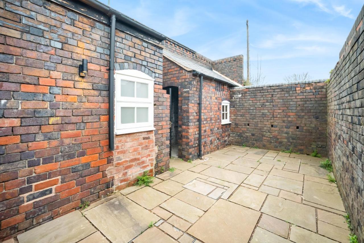 Beautiful Waterside Apartment - Parking - Perry Barr - Top Rated Birmingham Bagian luar foto