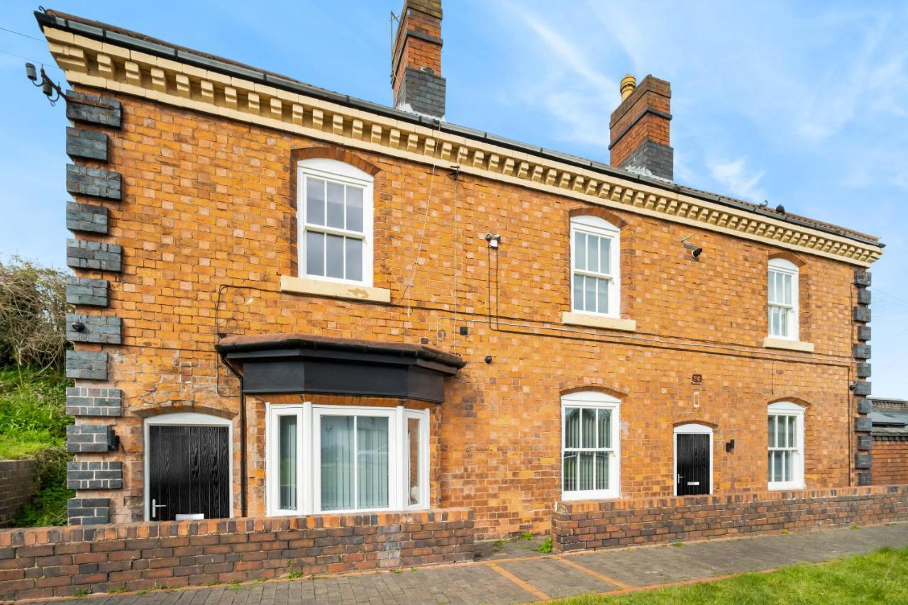 Beautiful Waterside Apartment - Parking - Perry Barr - Top Rated Birmingham Bagian luar foto